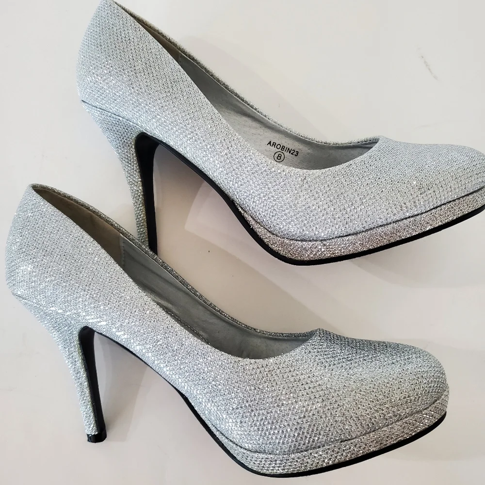 Sparkly Silver 8 Slip On Pump Michaelangelo 3.5" Heel David's Bridal AROBIN23 - Picture 14 of 16